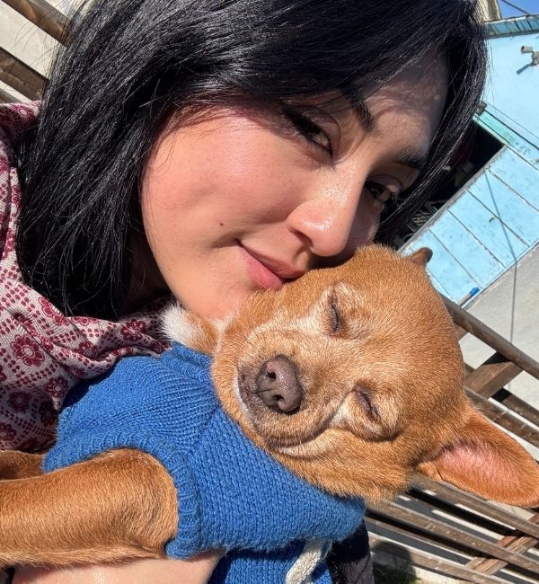 Priscilla Dog Walker Pet Sitter LA